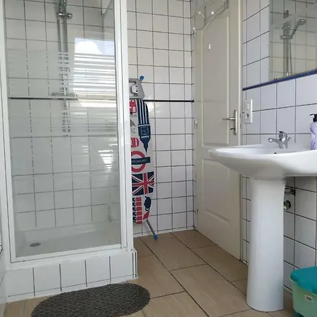 St Joseph: Studio Meuble Fibre Proche Gare * Nice